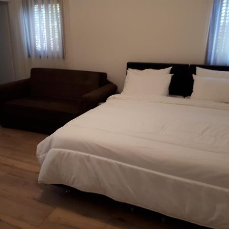Etty'S House Hotel Petach Tikva Exterior foto