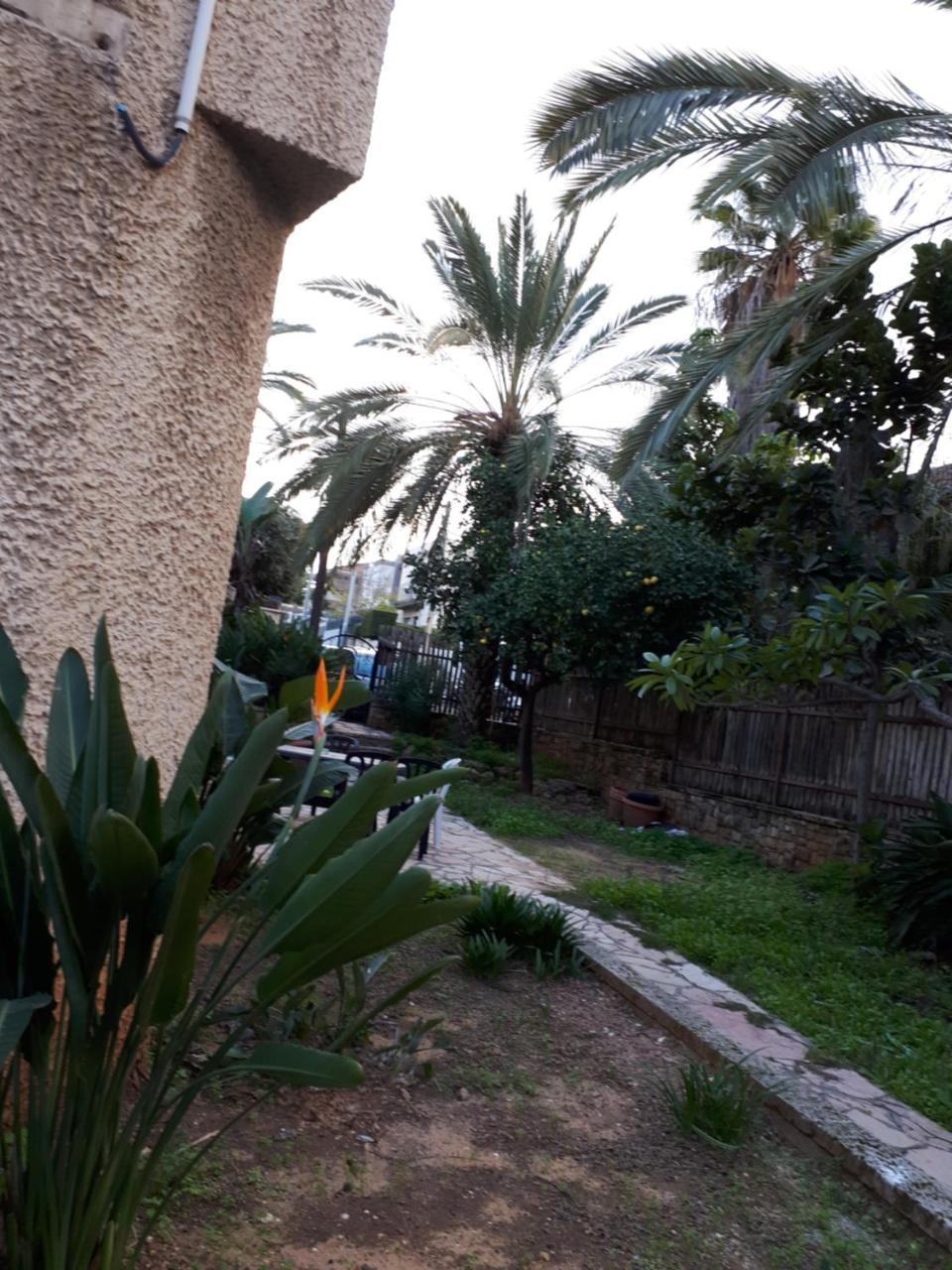 Etty'S House Hotel Petach Tikva Exterior foto